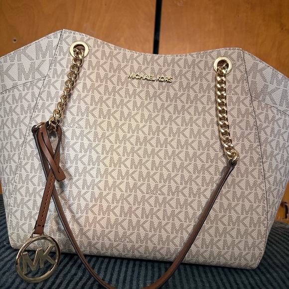 Michael Kors Full size Purse - Picture 2 of 6